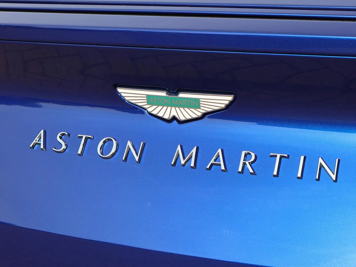 2025 Aston Martin DB12 angeboten von einer Vertragshändlergruppe in Pangbourne, Vereinigtes Königreich, Foto 22 von 25