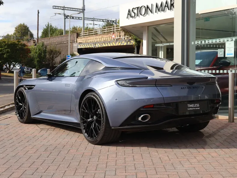 2025 Aston Martin DB12, 2/30