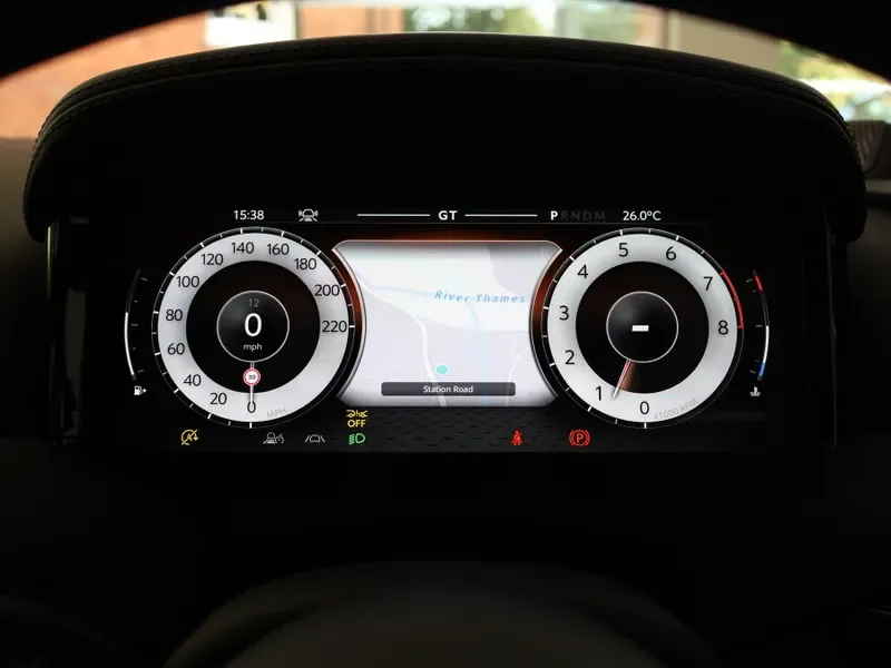 2025 Aston Martin DB12, 10/30
