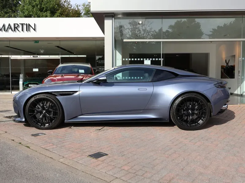 2025 Aston Martin DB12, 11/30