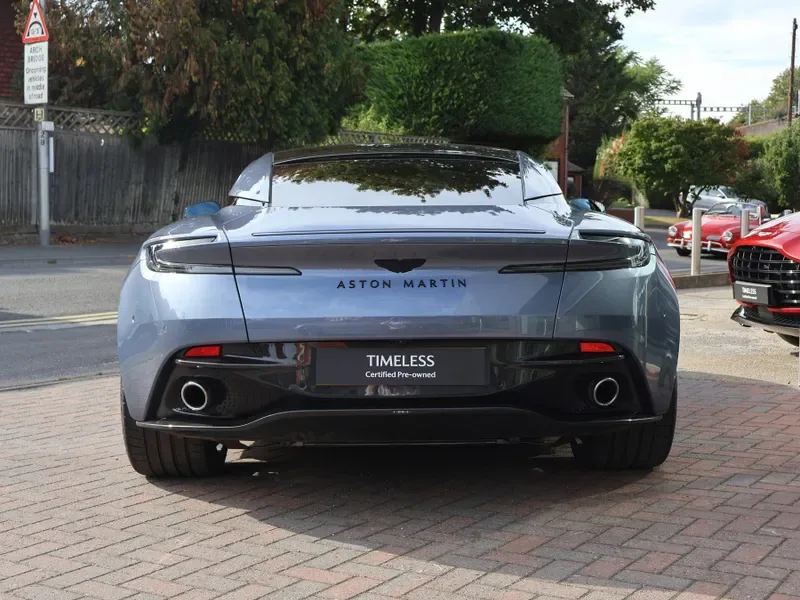 2025 Aston Martin DB12, 12/30