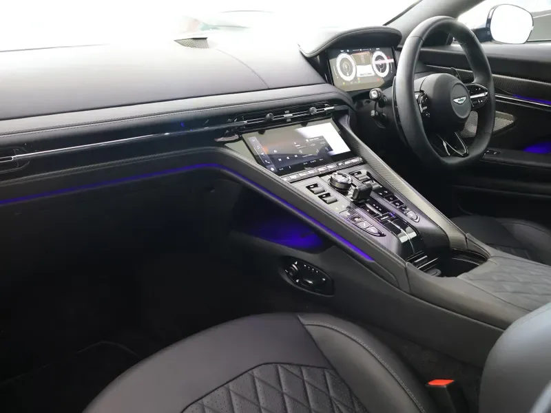 2025 Aston Martin DB12, 13/30