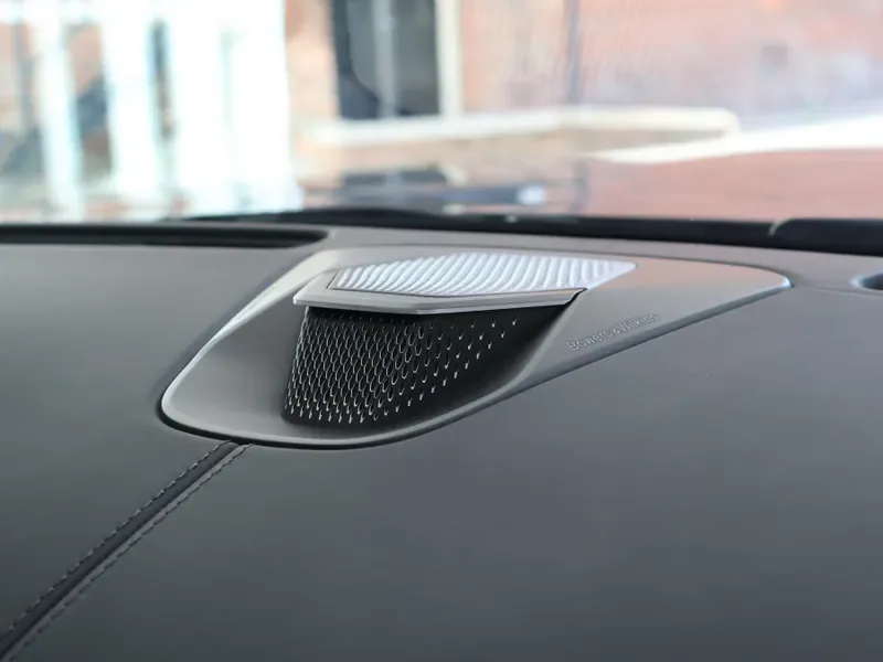 2025 Aston Martin DB12, 14/30