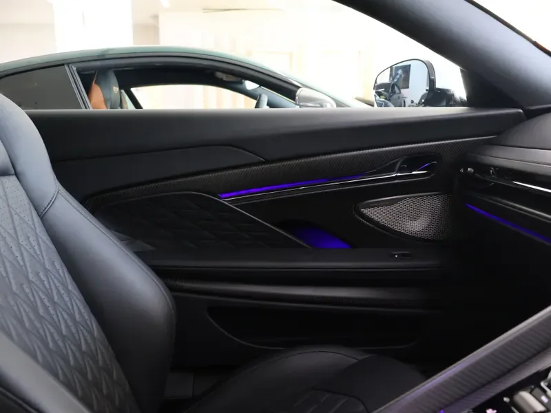 2025 Aston Martin DB12, 17/30