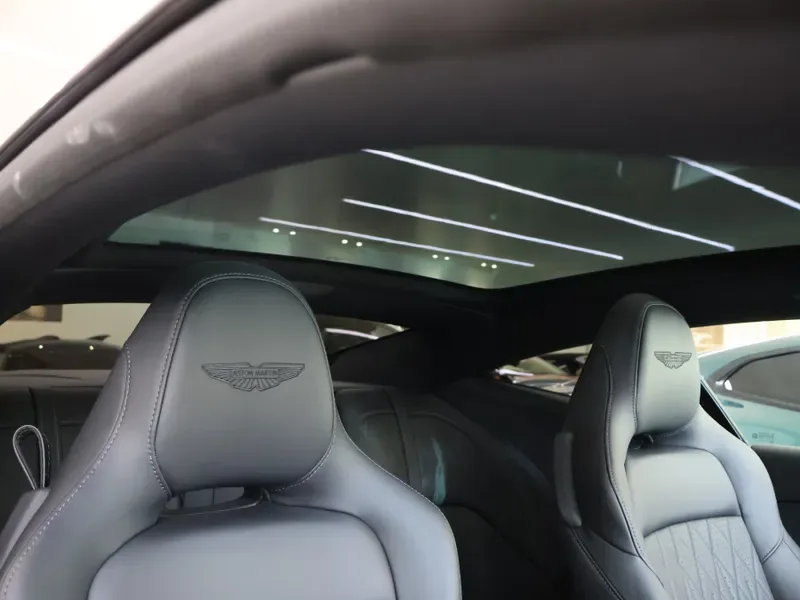 2025 Aston Martin DB12, 19/30