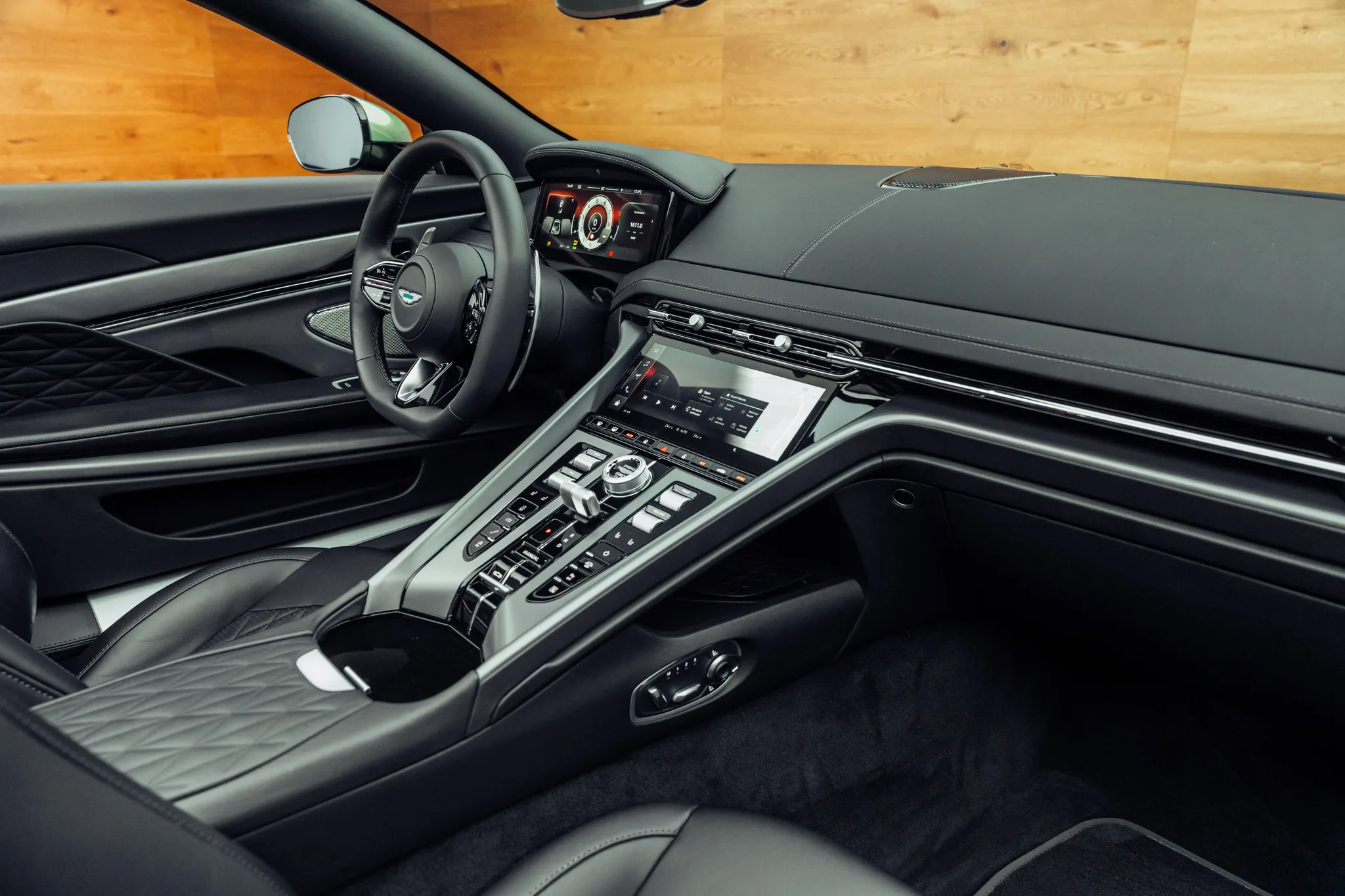2025 Aston Martin DB12 Volante, 6/22