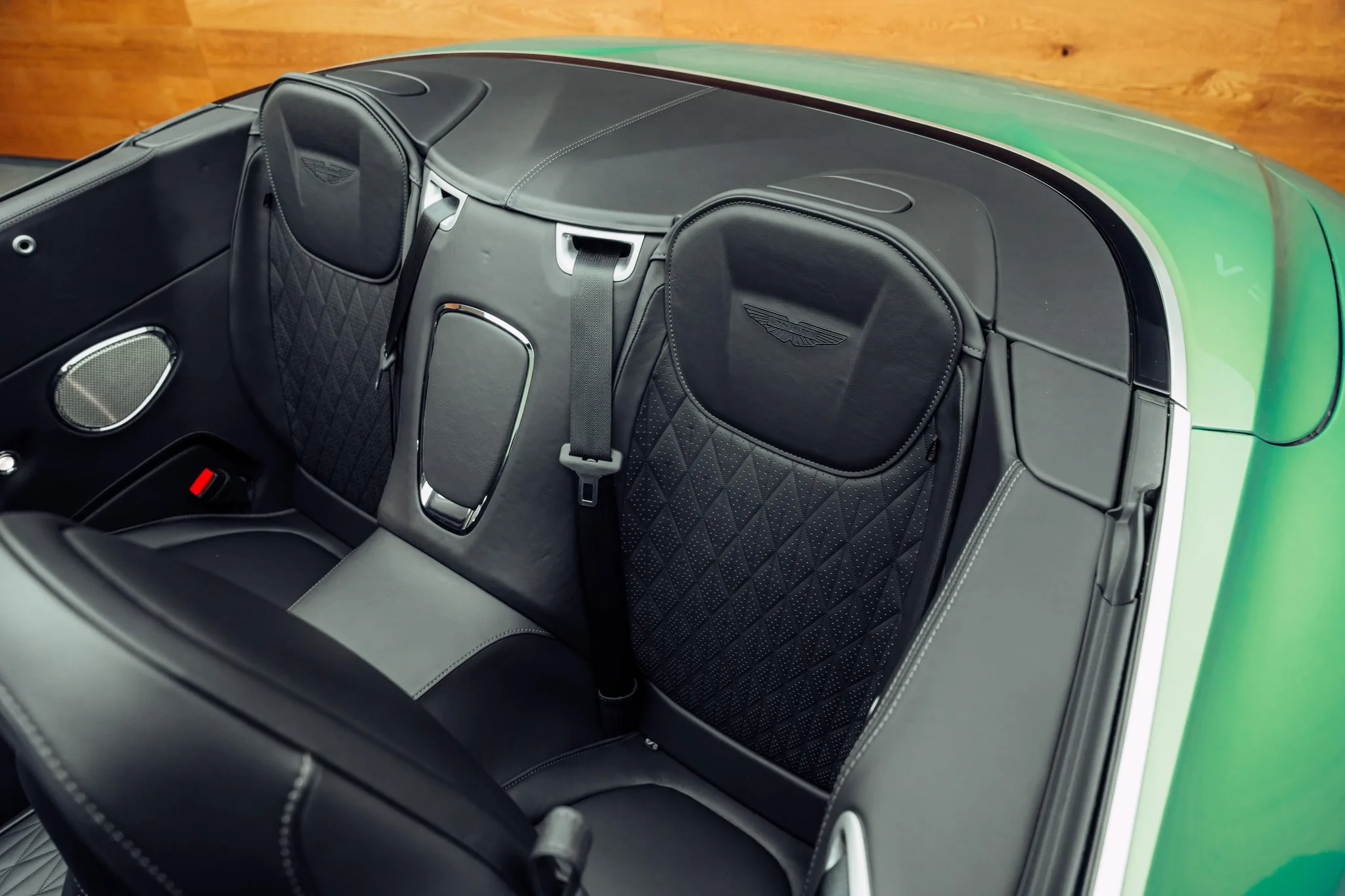 2025 Aston Martin DB12 Volante, 8/22