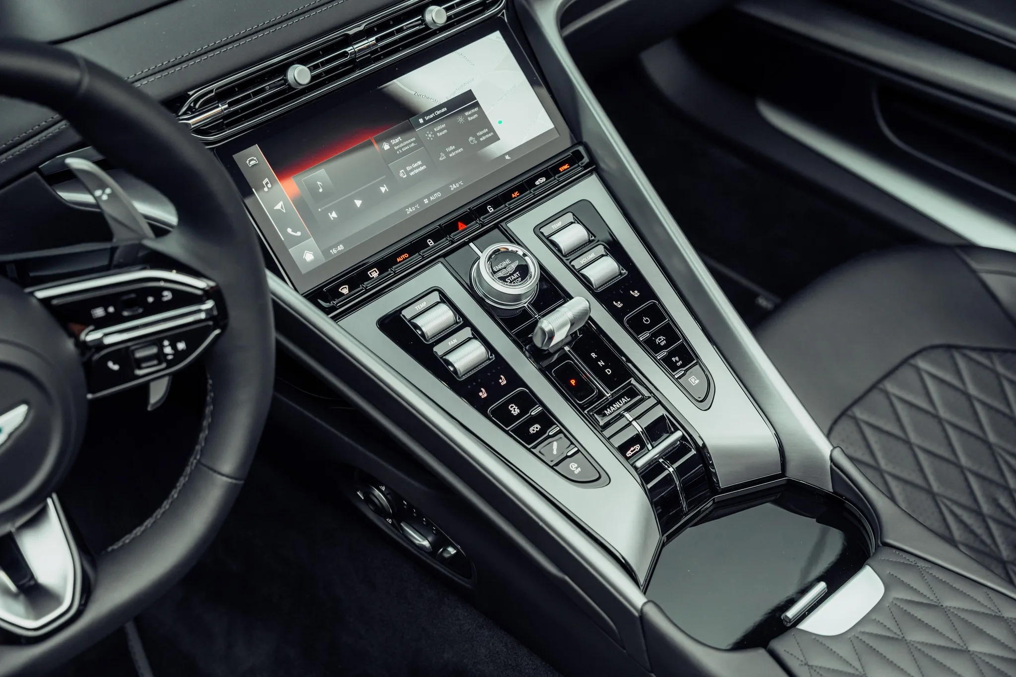 2025 Aston Martin DB12 Volante, 11/22