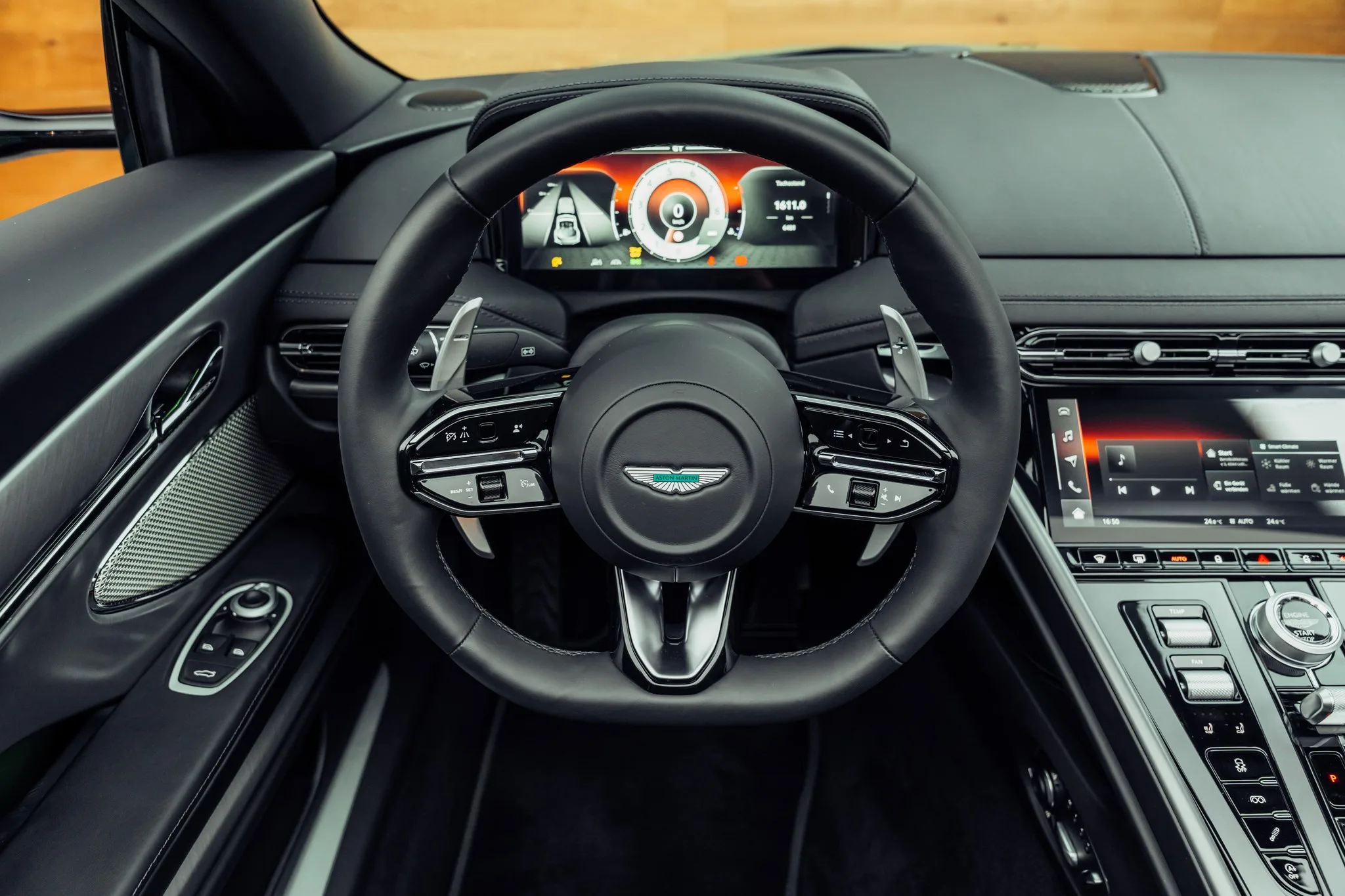 2025 Aston Martin DB12 Volante, 14/22