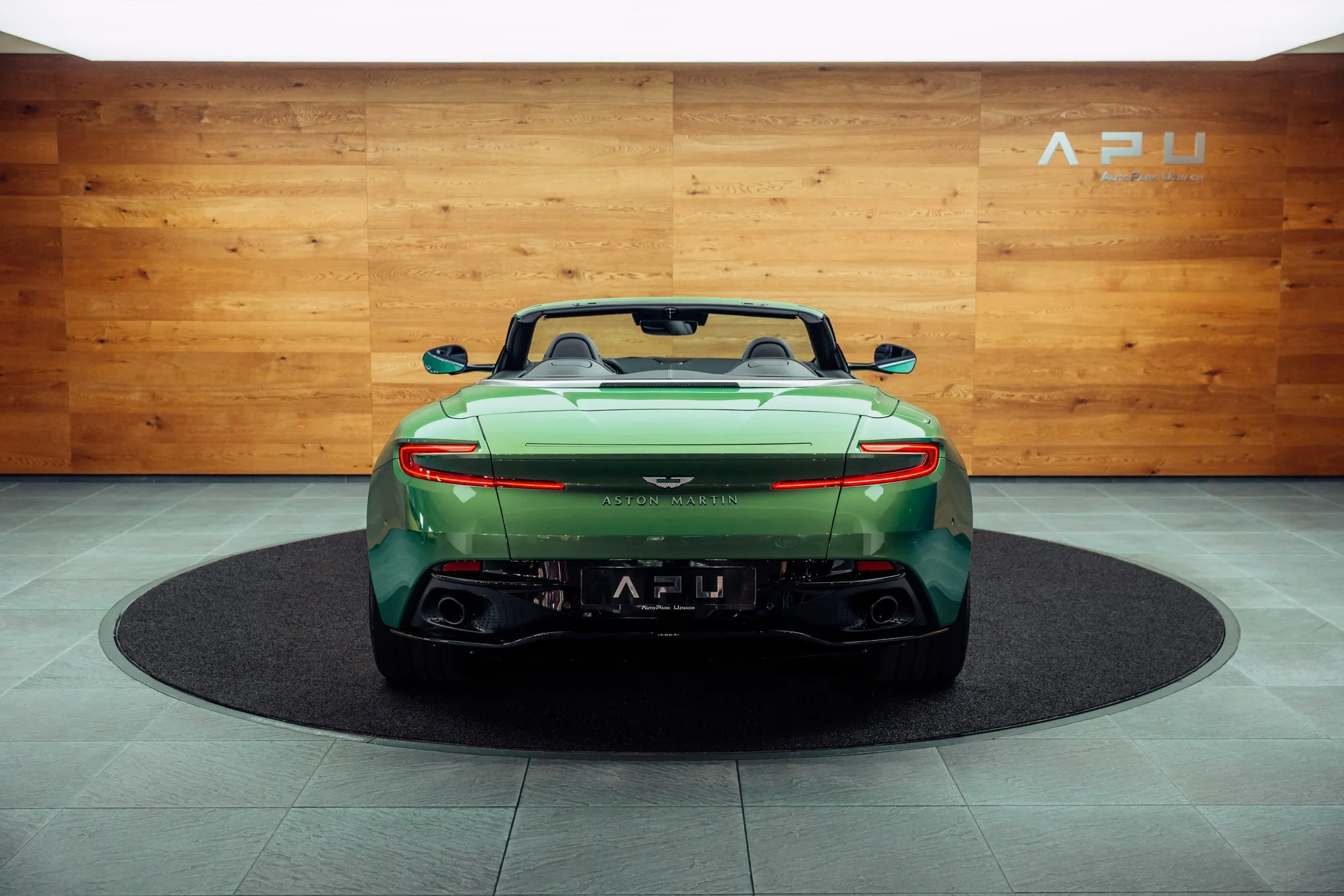 2025 Aston Martin DB12 Volante, 16/22