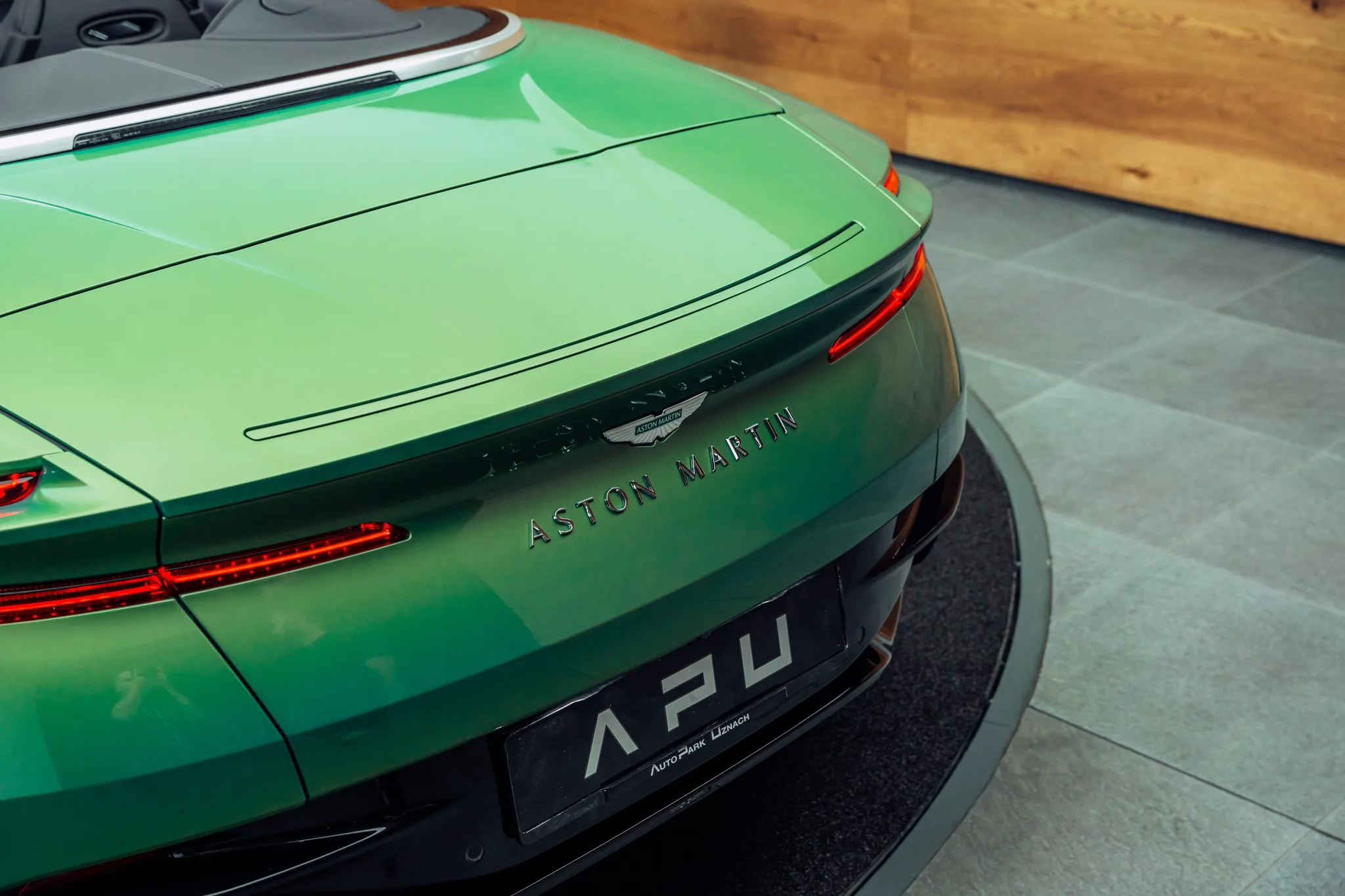 2025 Aston Martin DB12 Volante, 20/22