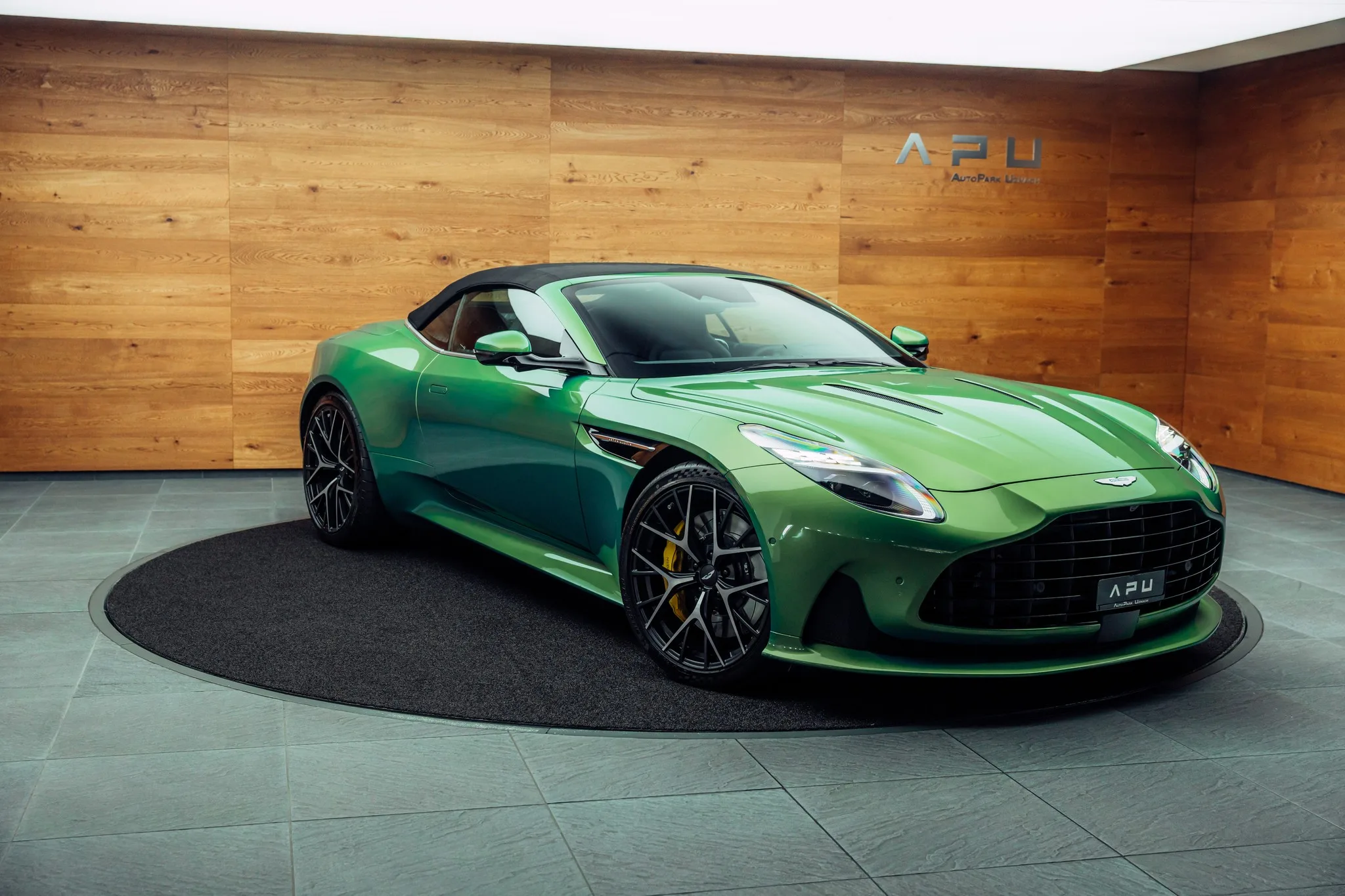 2025 Aston Martin DB12 Volante, 22/22