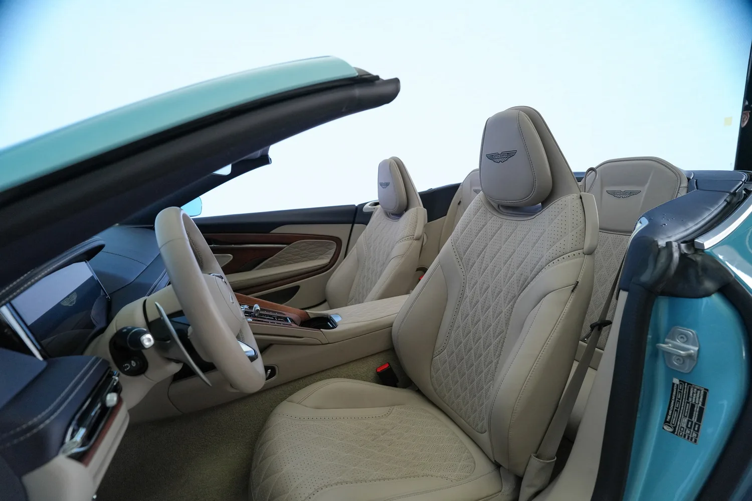 2025 Aston Martin DB12 Volante, 2/19