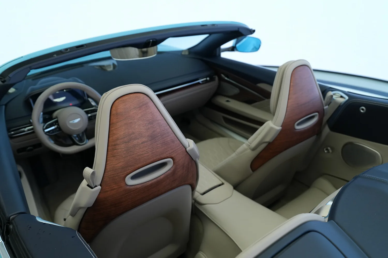 2025 Aston Martin DB12 Volante, 13/19