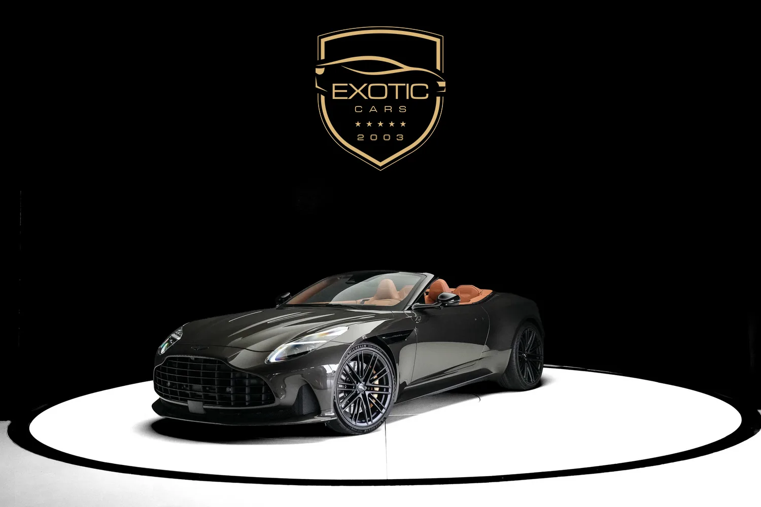 2025 Aston Martin DB12 Volante angeboten von einem Fachhändler in Dubai, Vereinigte Arabische Emirate, Hauptfoto