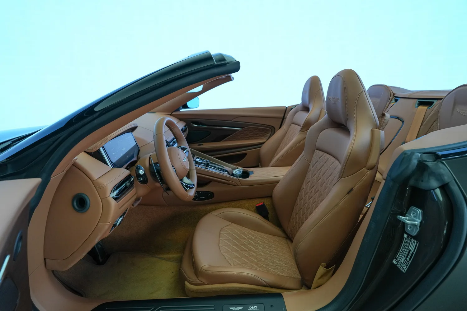 2025 Aston Martin DB12 Volante, 3/19