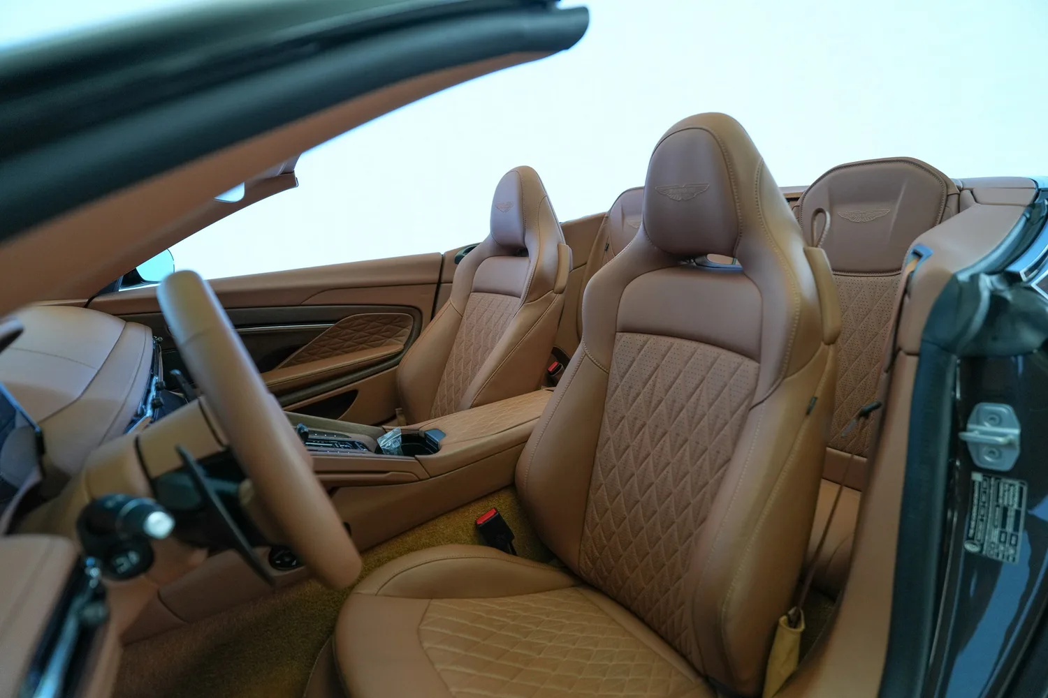 2025 Aston Martin DB12 Volante, 4/19