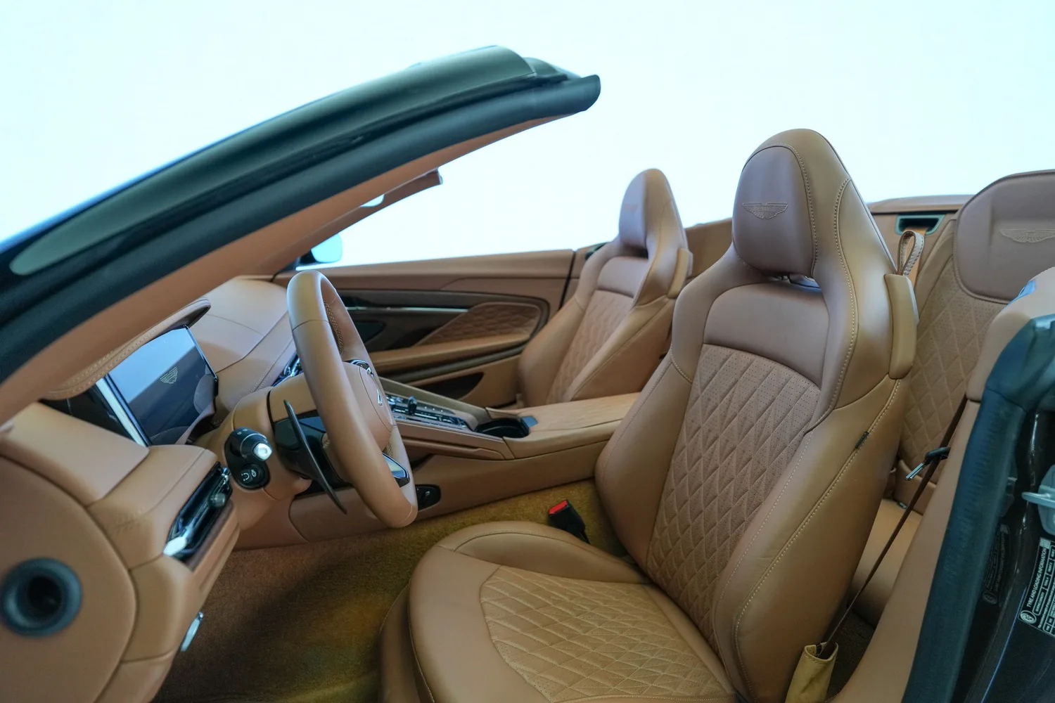 2025 Aston Martin DB12 Volante, 11/19