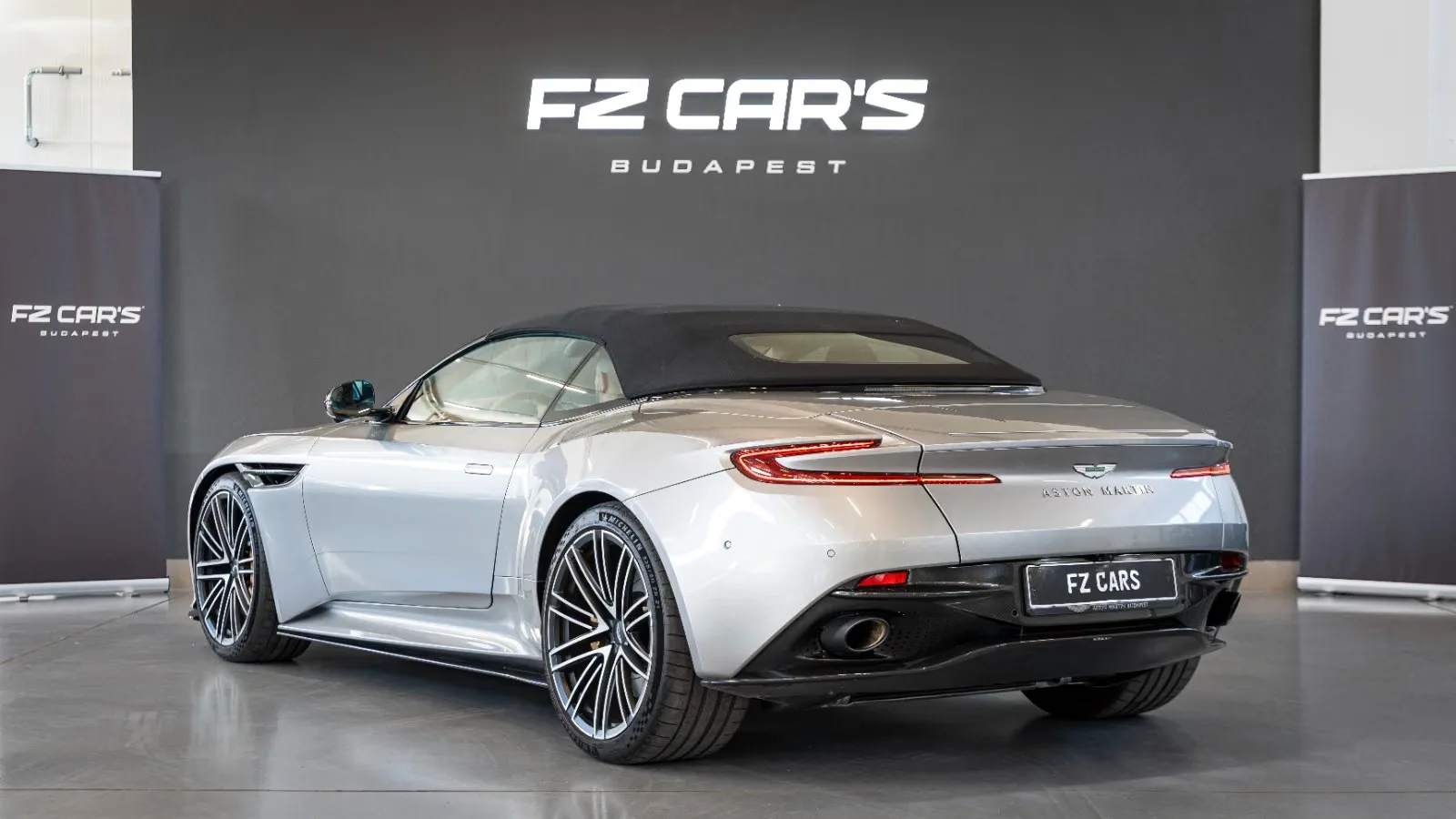 2025 Aston Martin DB12 Volante, 3/14