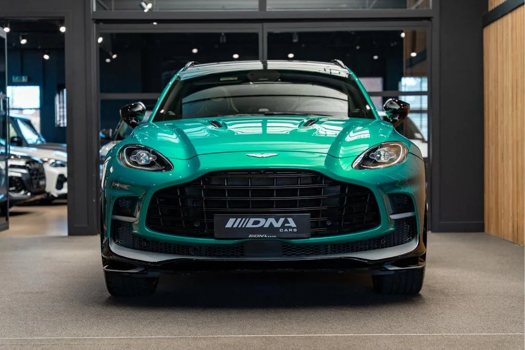 2025 Aston Martin DBX 707, 2/30