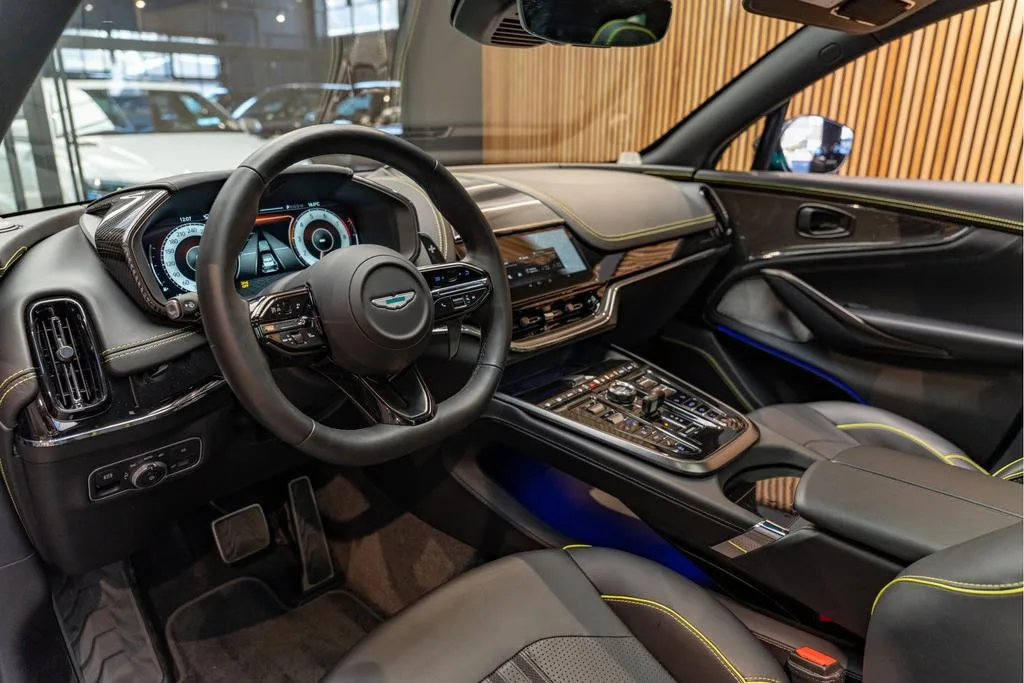 2025 Aston Martin DBX 707, 5/30