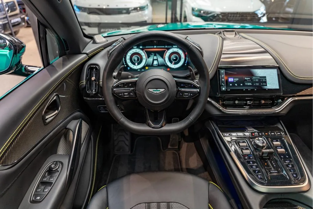 2025 Aston Martin DBX 707, 6/30