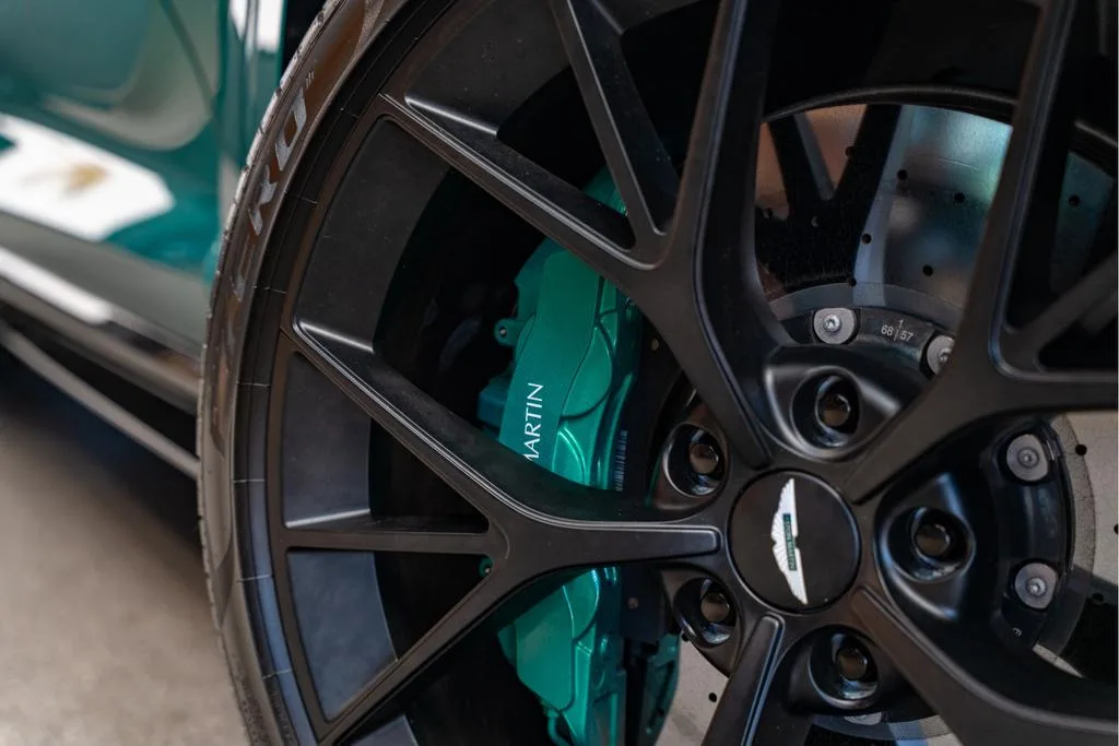 2025 Aston Martin DBX 707, 13/30