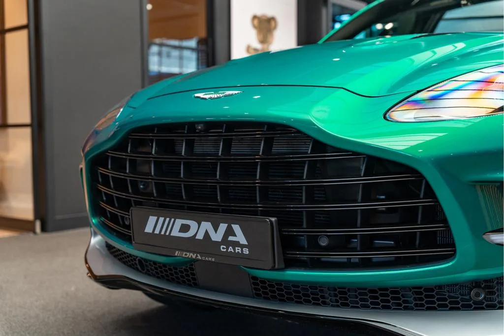 2025 Aston Martin DBX 707, 14/30