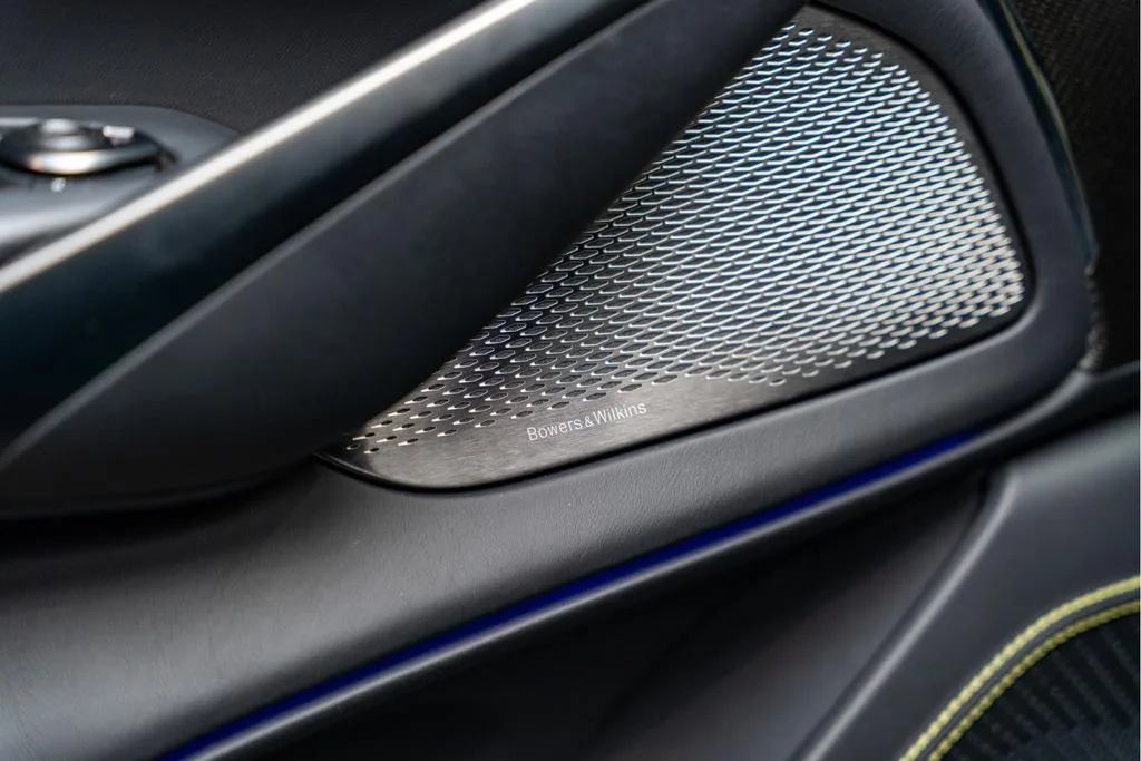 2025 Aston Martin DBX 707, 28/30