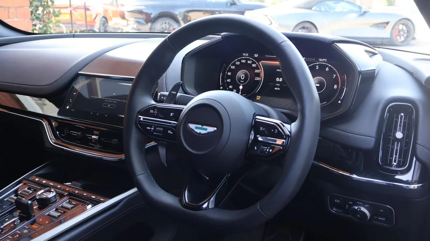 2025 Aston Martin DBX 707 angeboten von einer Vertragshändlergruppe in Pangbourne, Vereinigtes Königreich, Foto 6 von 25