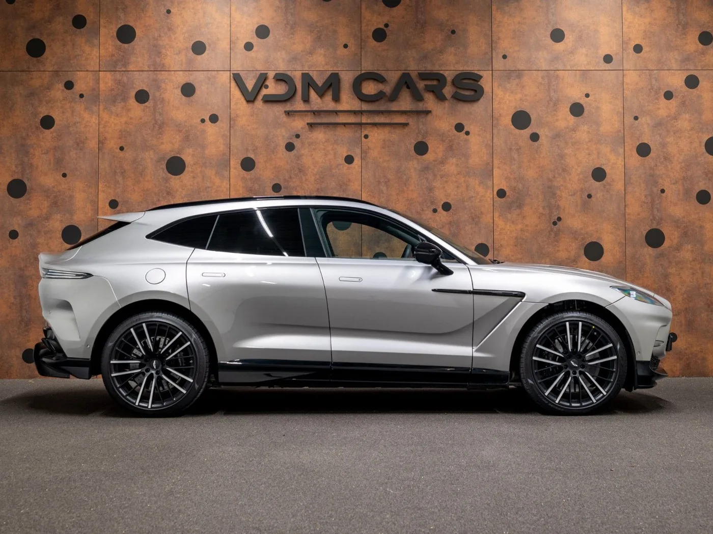 2025 Aston Martin DBX 707 angeboten von einem Supersportwagenhändler in Gronau, Deutschland, Foto 6 von 25