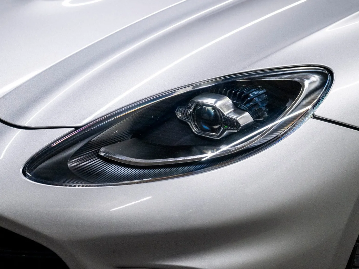 2025 Aston Martin DBX 707 angeboten von einem Supersportwagenhändler in Gronau, Deutschland, Foto 9 von 25