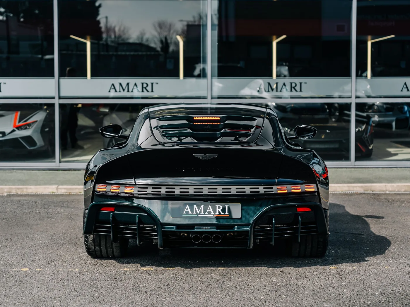 2025 Aston Martin Valour angeboten von einem Supersportwagenhändler in Preston, Vereinigtes Königreich, Foto 9 von 25