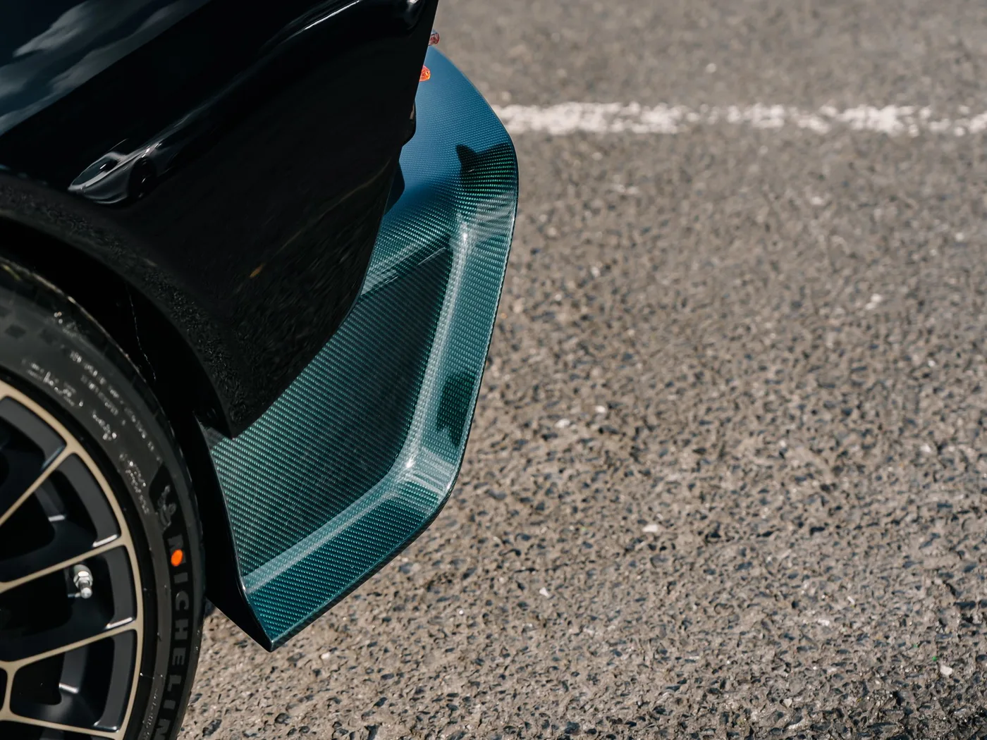 2025 Aston Martin Valour angeboten von einem Supersportwagenhändler in Preston, Vereinigtes Königreich, Foto 17 von 25