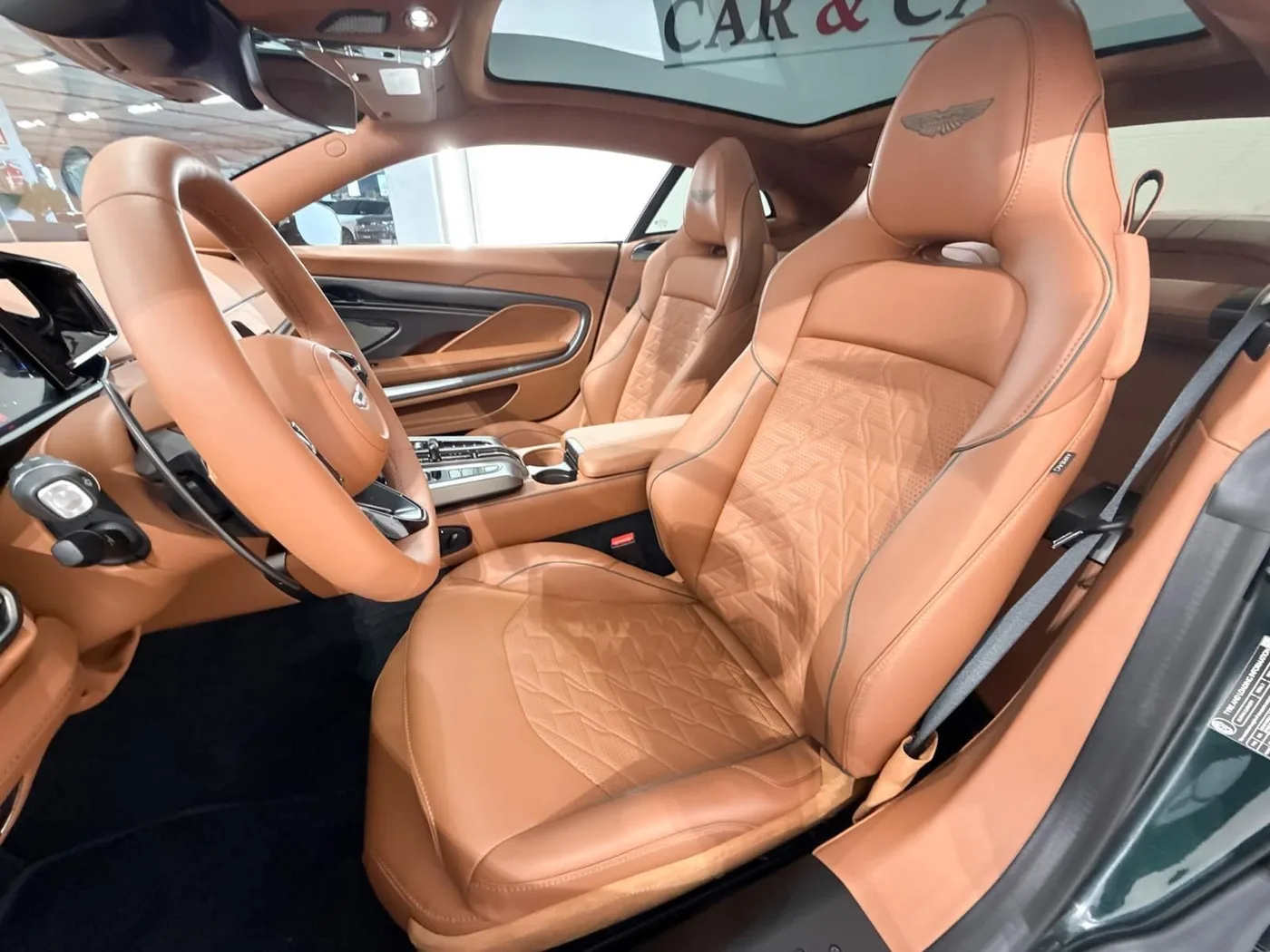 2025 Aston Martin Vanquish angeboten von einem Supersportwagenhändler in Zibido San Giacomo, Italien, Foto 9 von 15