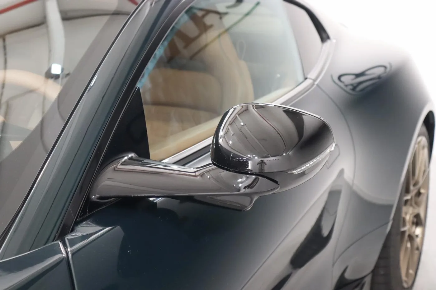 2025 Aston Martin Vanquish angeboten von einem Supersportwagenhändler in Zibido San Giacomo, Italien, Foto 15 von 15