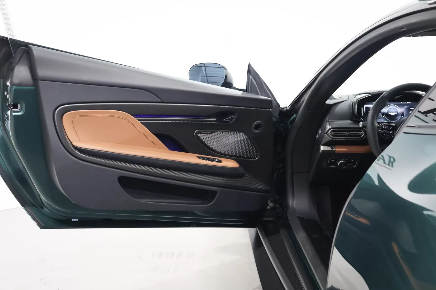 2025 Aston Martin Vanquish angeboten von einem Supersportwagenhändler in Zibido San Giacomo, Italien, Foto 12 von 25