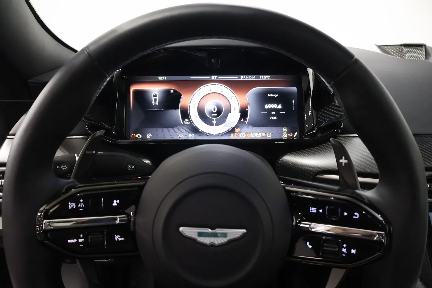 2025 Aston Martin Vanquish angeboten von einem Supersportwagenhändler in Zibido San Giacomo, Italien, Foto 17 von 25