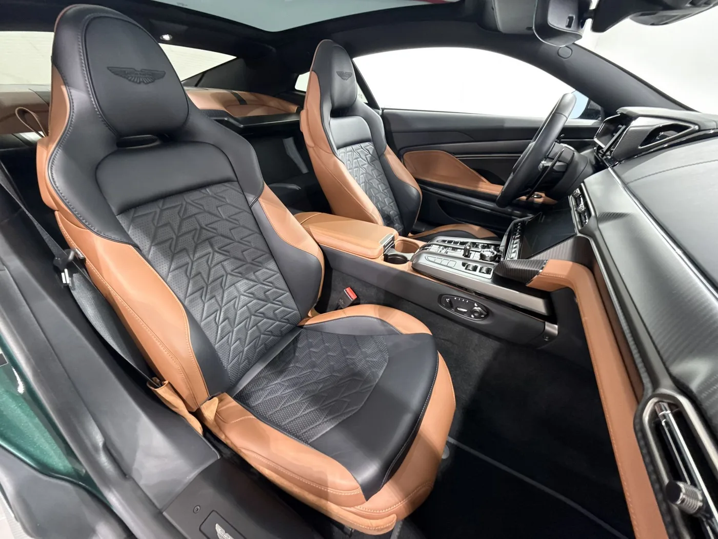 2025 Aston Martin Vanquish angeboten von einem Supersportwagenhändler in Zibido San Giacomo, Italien, Foto 24 von 25
