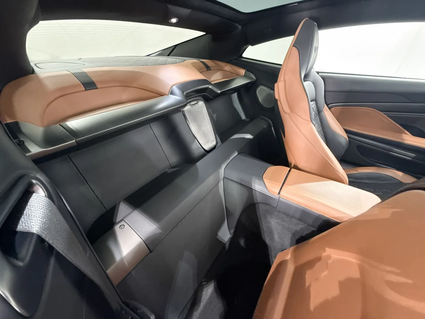 2025 Aston Martin Vanquish angeboten von einem Supersportwagenhändler in Zibido San Giacomo, Italien, Foto 25 von 25