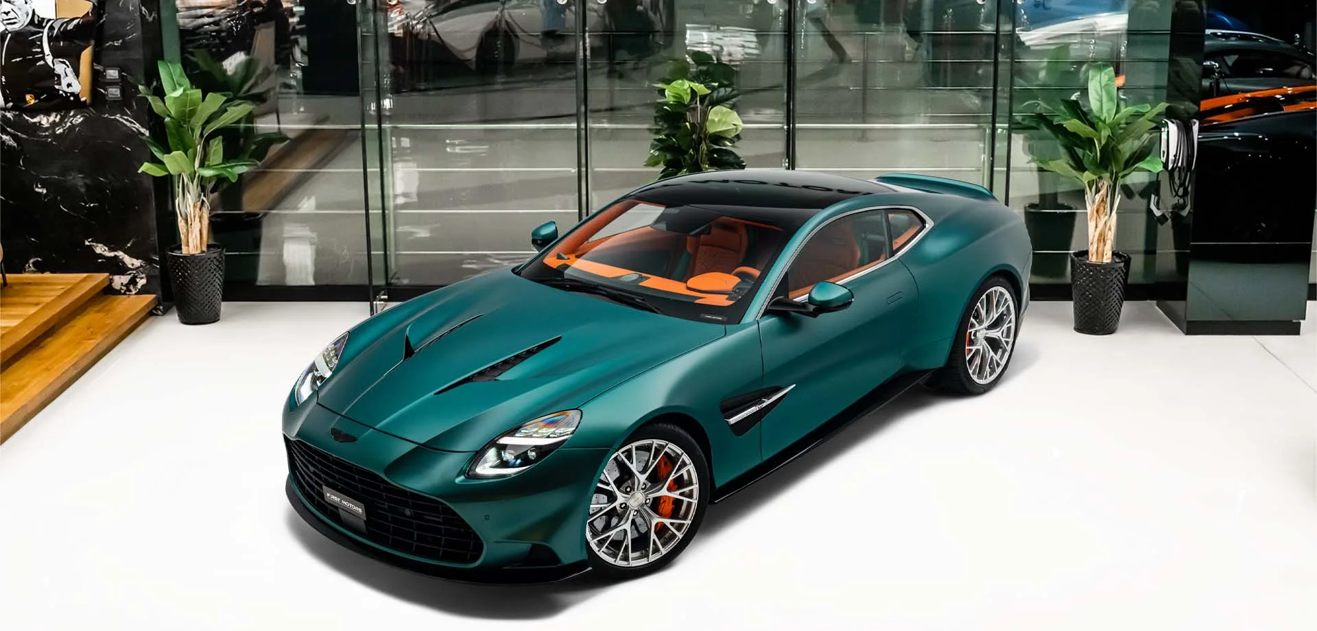 2025 Aston Martin Vanquish vendue par un concessionnaire spécialisé à Dubai, Émirats arabes unis, photo principale