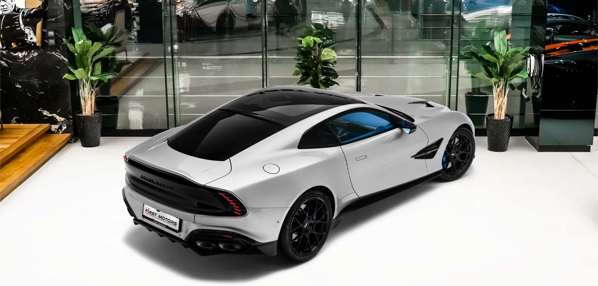 2025 Aston Martin Vanquish, 2/30
