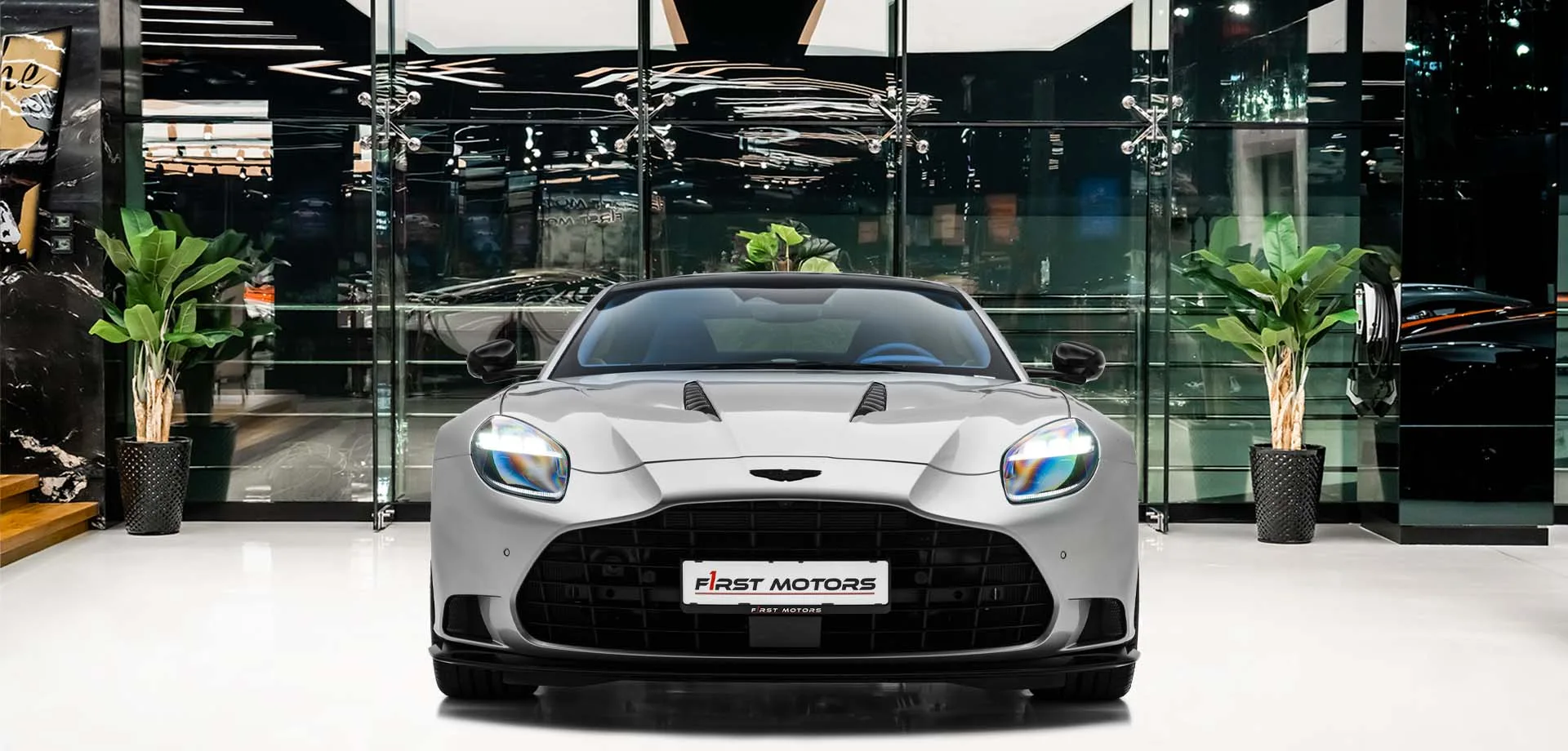 2025 Aston Martin Vanquish, 3/30