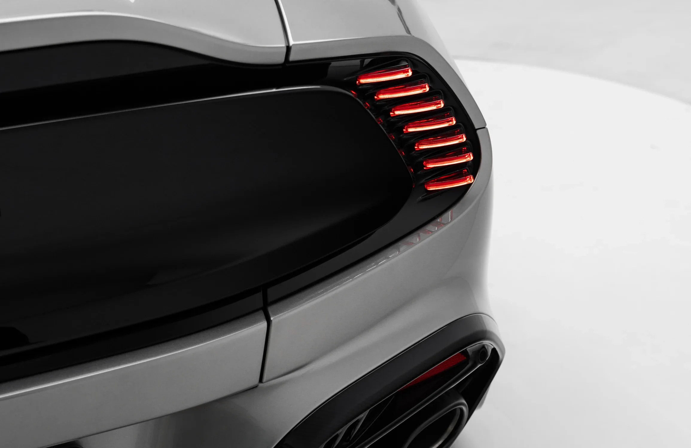 2025 Aston Martin Vanquish, 27/30