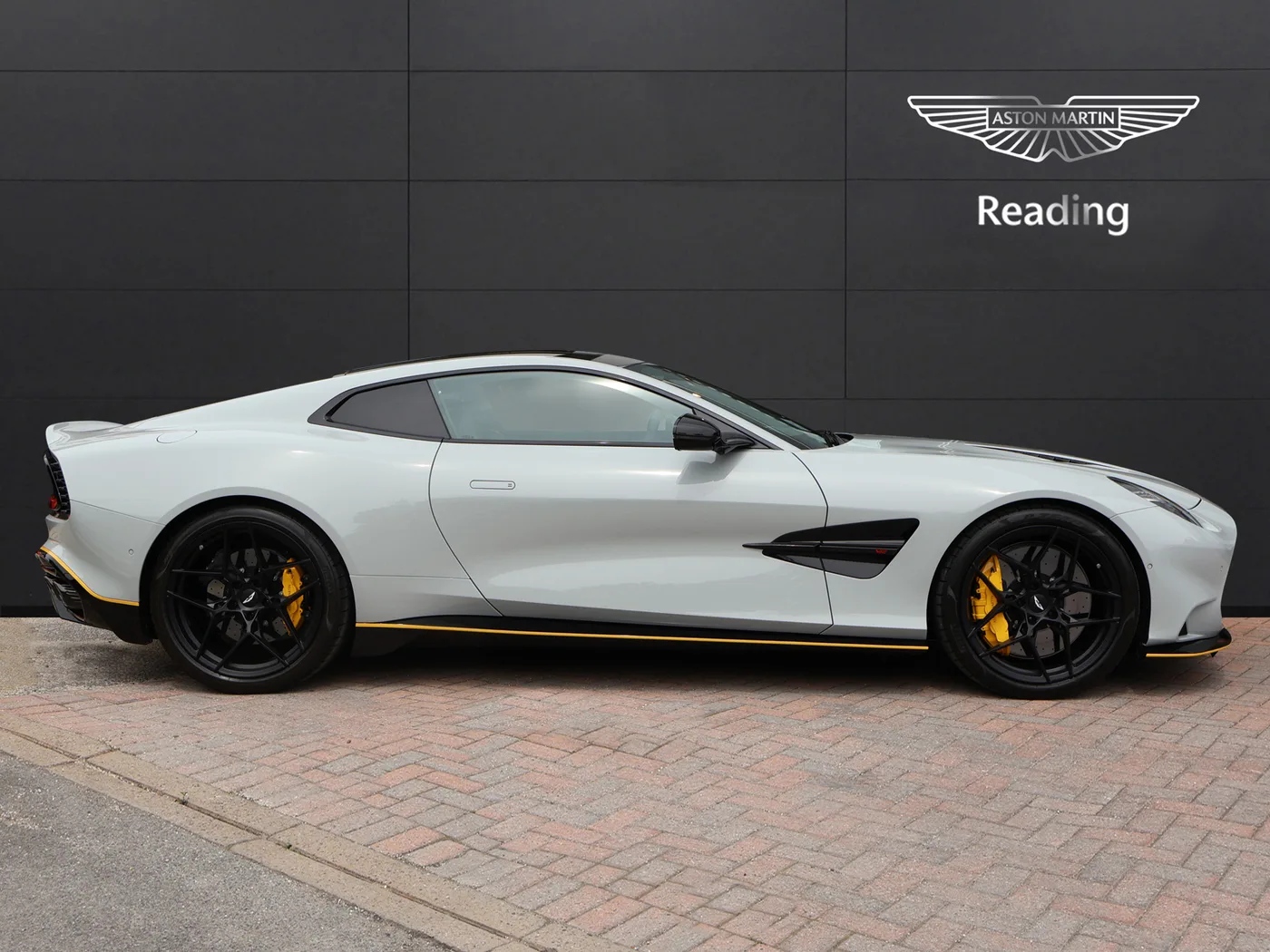 2025 Aston Martin Vanquish angeboten von einer Vertragshändlergruppe in Pangbourne, Vereinigtes Königreich, Foto 10 von 25