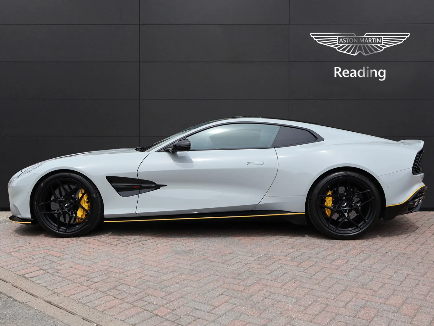 2025 Aston Martin Vanquish angeboten von einer Vertragshändlergruppe in Pangbourne, Vereinigtes Königreich, Foto 11 von 25