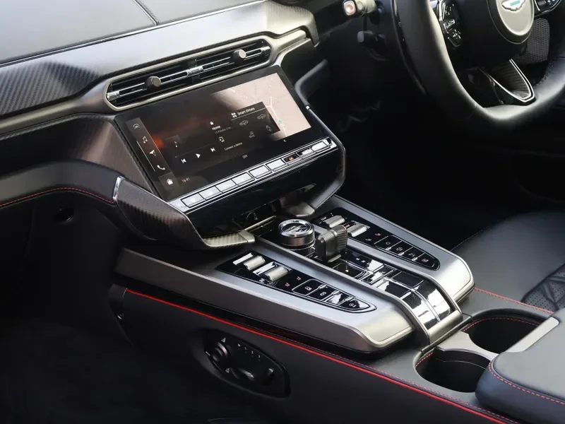 2025 Aston Martin Vanquish, 9/29