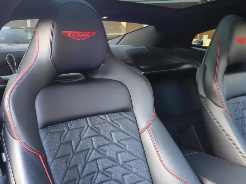 2025 Aston Martin Vanquish, 11/29