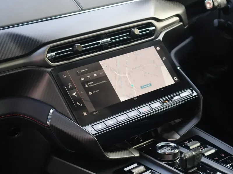2025 Aston Martin Vanquish, 17/29