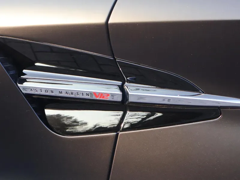 2025 Aston Martin Vanquish, 22/29